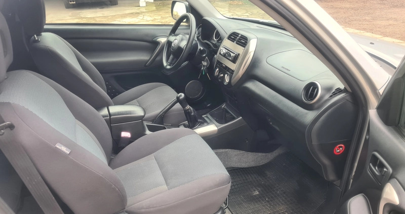 Toyota RAV4 cena 26900 przebieg: 219000, rok produkcji 2004 z Kłecko małe 191